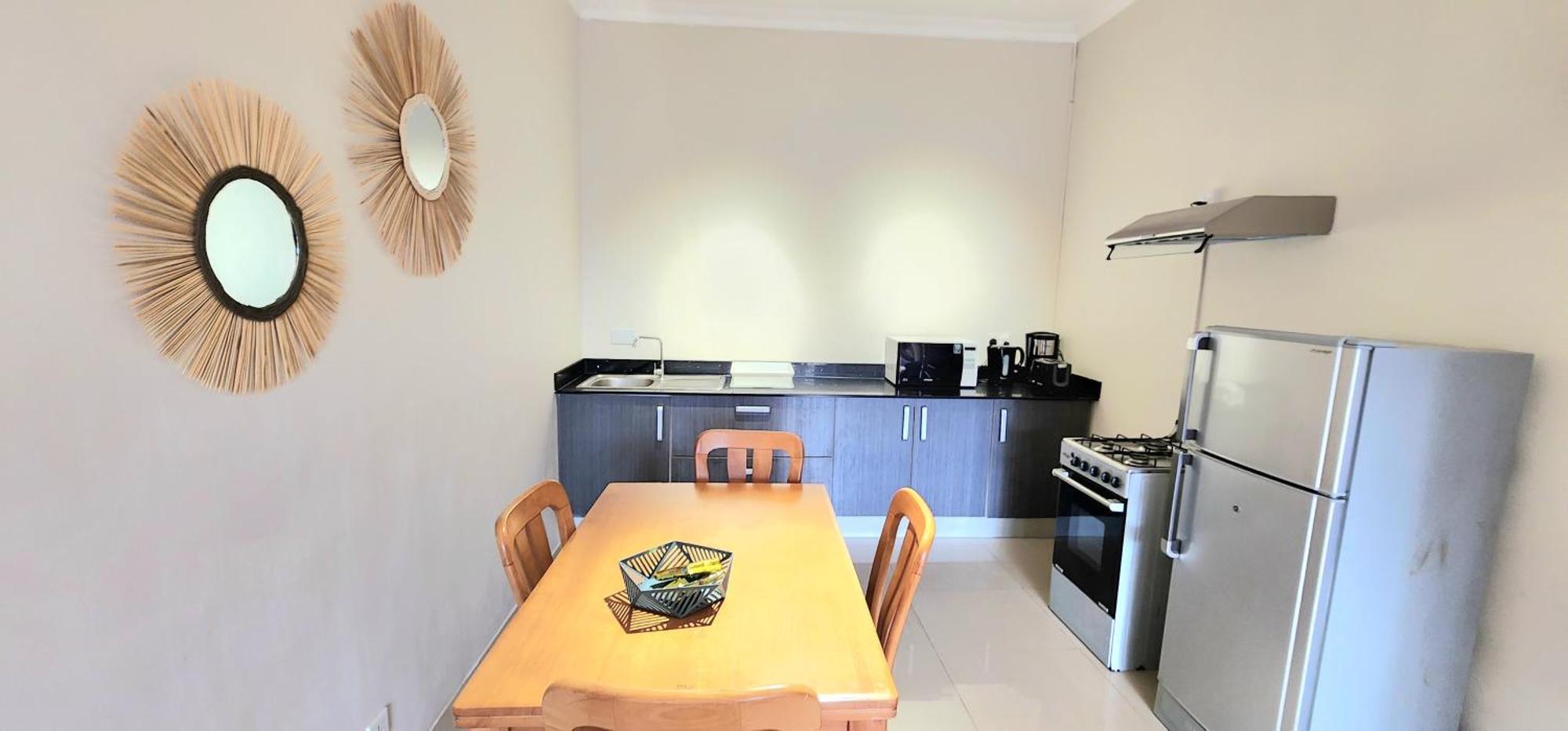Number 7, 2Nd Floor, Pebble Bay Apartments With Garden View 그란데 바이예 외부 사진